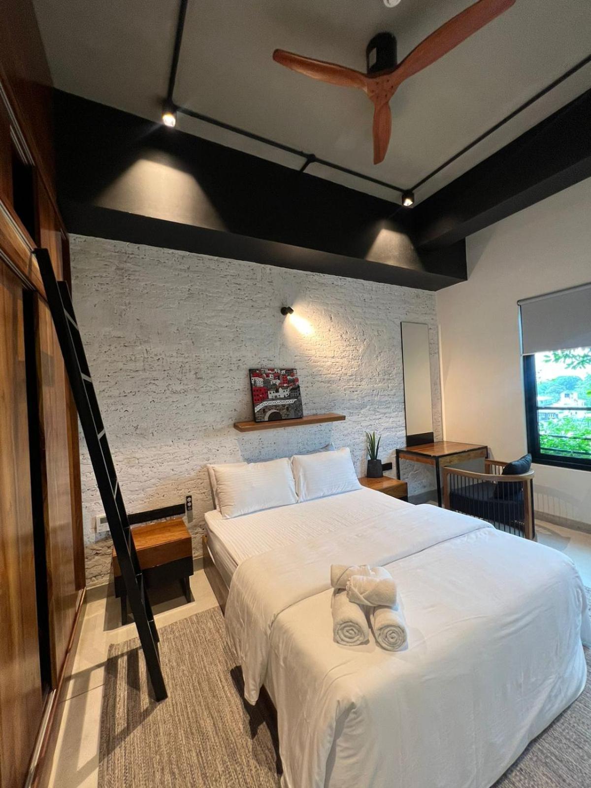 אפרטהוטל קולומבו Vaux Park Street - A Collection Of 8 Luxury Lofts מראה חיצוני תמונה